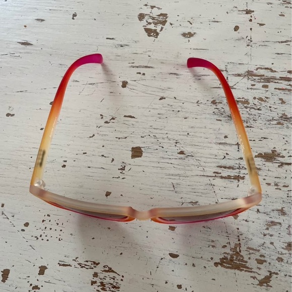 Women’s Goodr Sunglasses - Picture 2 of 4